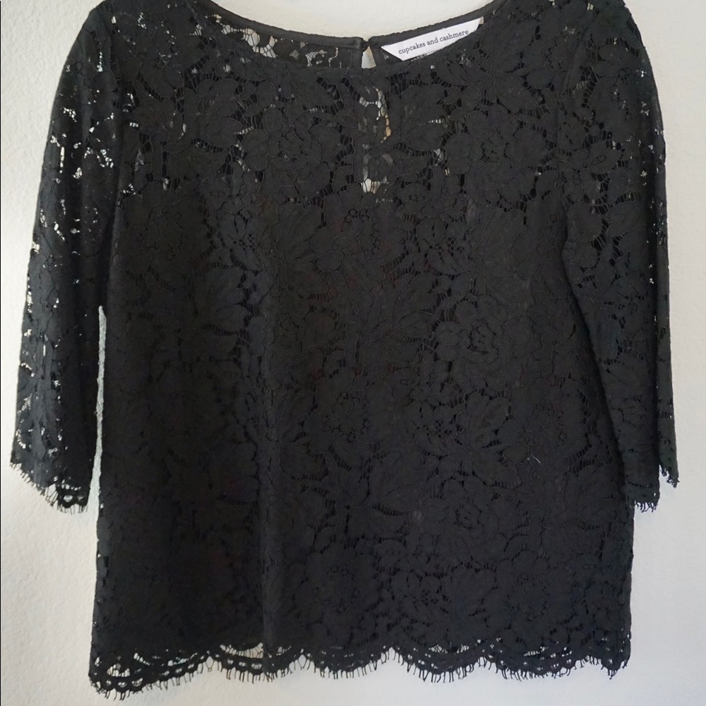 Cupcakes & cashmere - Lace Top